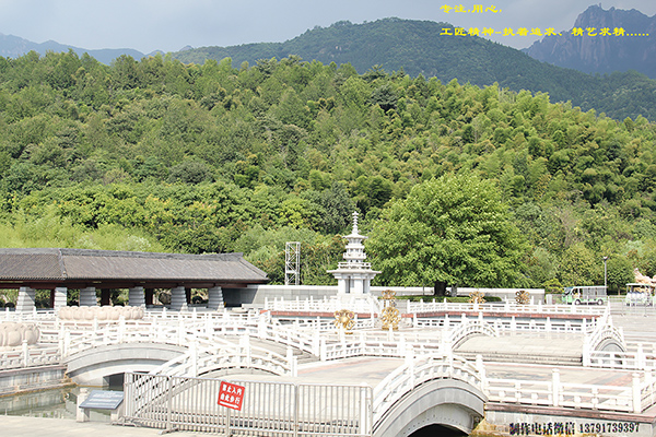 九华山地藏王菩萨前的石材栏杆装饰图片
